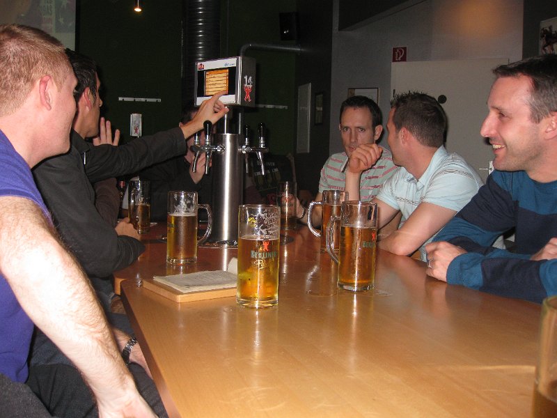 IMG_1806.JPG - DIY Beer - much better!! 