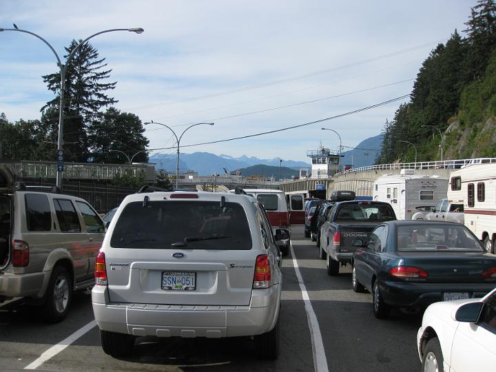 IMG_0579.JPG - Port waiting for a ferry to the Island.
