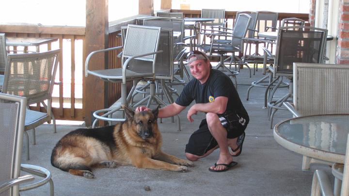 IMG_0595.JPG - KP and his new friend :)